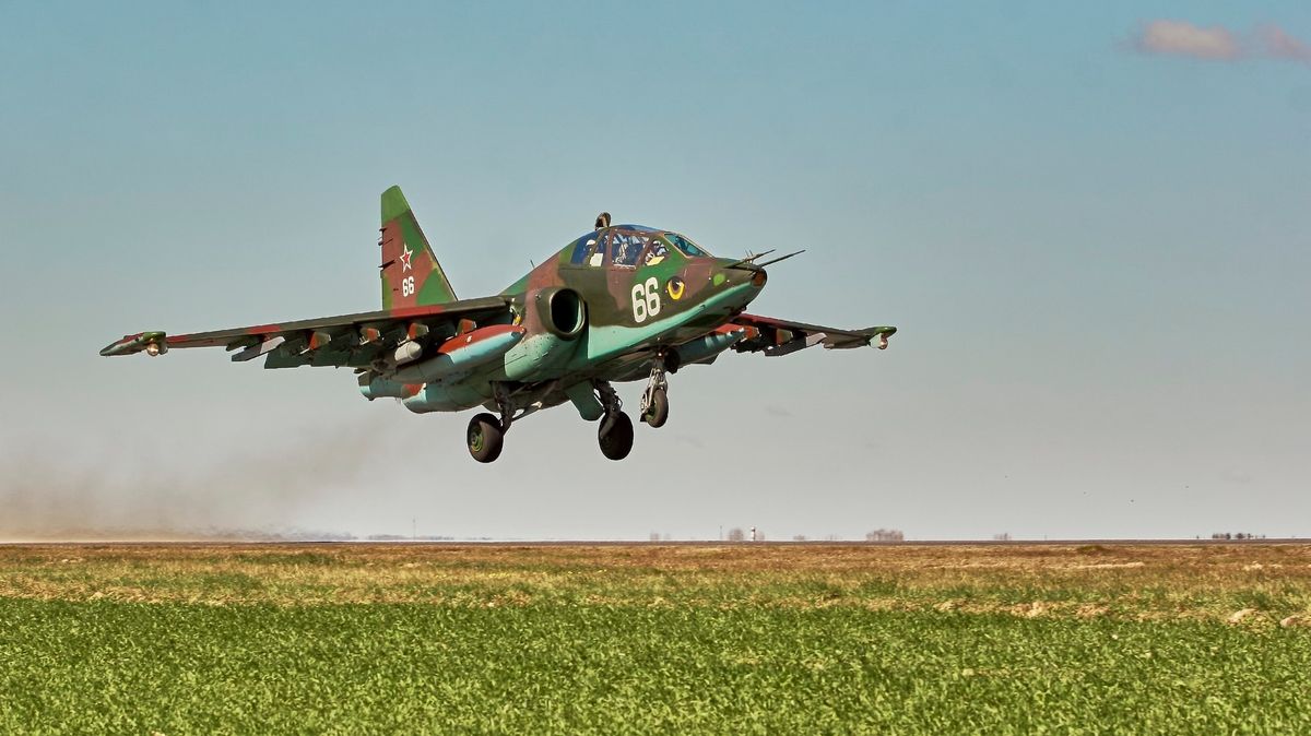 V Rusku se zřítil bitevník Su-25
